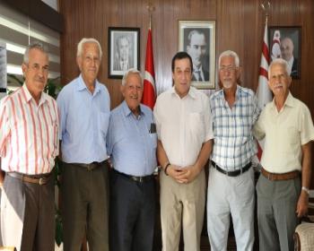 Denktaş, Kuzey Kıbrıs Narenciye Üreticiler Birliği Yönetim Kurulu Üyeleriyle Görüştü