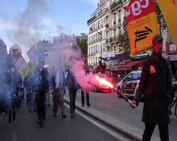 Fransa'da Grev Ve Protesto Dalgası