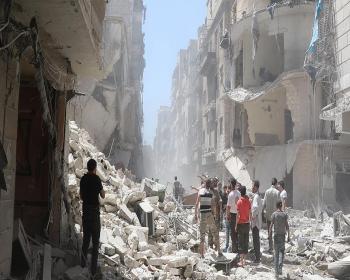 Halep'te Çarşıya Hava Saldırısı