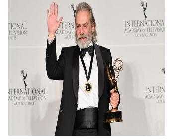 Haluk Bilginer, 47. Uluslararası Emmy Ödülleri’Nde En İyi Erkek Oyuncu Seçildi