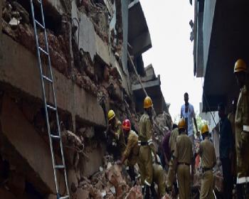 Hindistan’da Bina Çöktü: 14 Ölü