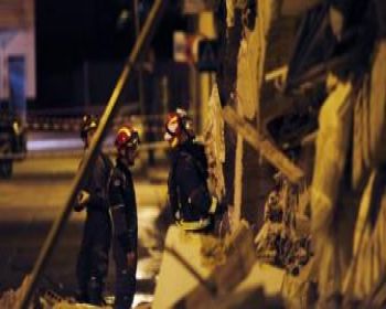 İspanyada deprem 10 bin kişi evsiz bıraktı