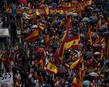 Katalonya'da Referandum Karşıtı Gösteri Düzenlendi