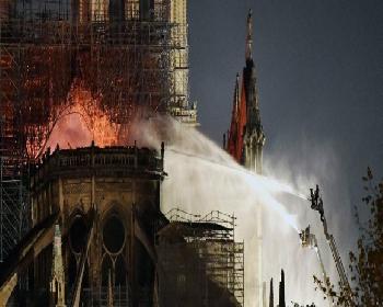 Notre Dame Yangınında ‘kısa Devre’ Şüphesi