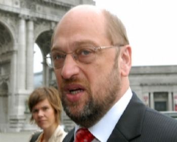 Schulzun Ani Ziyareti Seçim Arifesindeki Rumları Rahatsız Etti