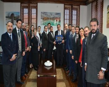 Turizm Bakanı Sucuoğlu Kuzey Kıbrıs Mezunları Vakfı Heyetini Kabul Etti
