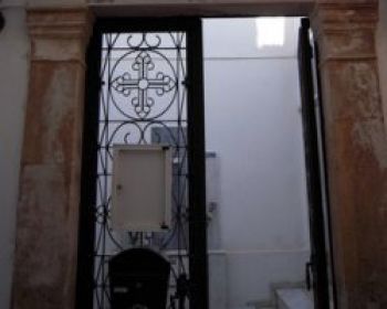 Yunan kilisesi maaş istemeyen papaz arıyor
