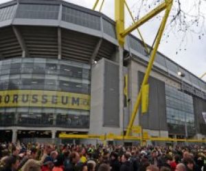 Dortmund stadına bombalı saldırı