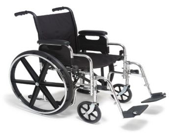 Magem Tekerlekli sandalyeleri bağışladı