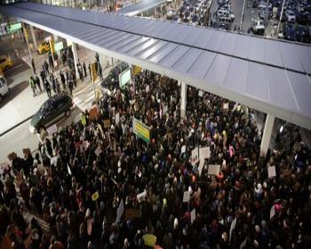 Abd&#39;deki &#34;gözaltı Protestosu&#34;nda Birçok Kişi Gözaltında