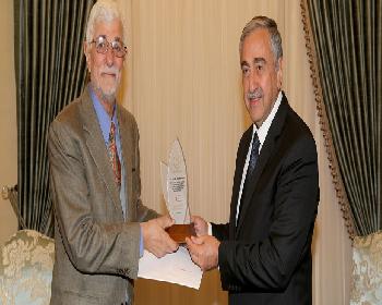 Akıncı, Vamık Volkan’I Kabul Etti