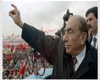 Alparslan Türkeş, Vefatının 22. Yılında Anılıyor