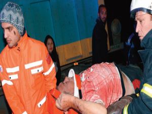 Araç içinde yanmaktan son anda kurtarıldı
