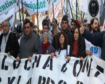 Arjantin’De Gazeteciler, İşten Çıkarılmaları Protesto Etti 