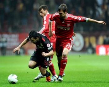 Aslanlar  Yiğido lara boyun eğdi