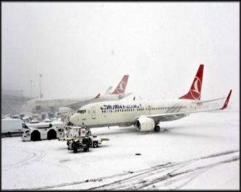 Atatürk Havalimanı&#39;ndaki Seferler Hava Şartları Nedeniyle Azaltılacak