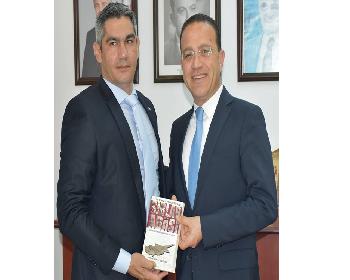 Bakan Şahali, Yazar Dr. Tomgühesan&#8217;ı Kabul Etti