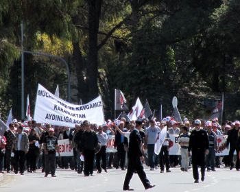 Belediye Emekçileri Sendikası  eylemine meclis önünde devam etti