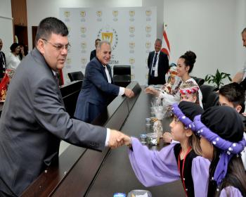 Berova 18. Çocuk Festivali’Ne Katılacak Çocukları Kabul Etti 
