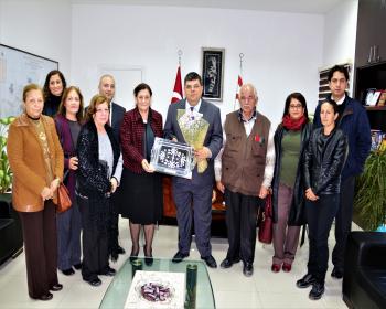 Berova Kanser Hastalarına Yardım Derneği Heyetini Kabul Etti