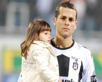 Beşiktaş Bobo ile yolları ayırdı