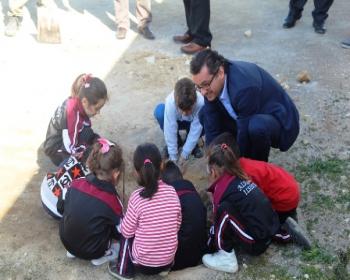Ctp Genel Başkanı Erhürman Alayköy’De Öğrencilerle Ağaç Dikti