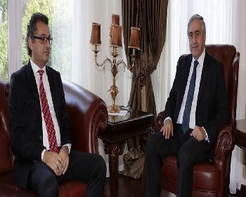 Cumhurbaşkanı Akıncı, Başbakan Erhüman’La Görüşüyor