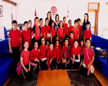 Cumhurbaşkanı Vekili Ve Cumhuriyet Meclisi Başkanı Siber, Hamitköy Dr.fazıl Küçük İlkokulu Öğrencileriyle Biraraya Geldi