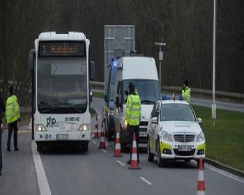 Danimarka Ve İsveç Sınır Kontrollerini Uzatıyor