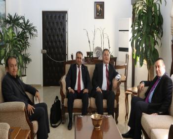 Denktaş, Türkiye Beyazay Derneği Heyetini Kabul Etti