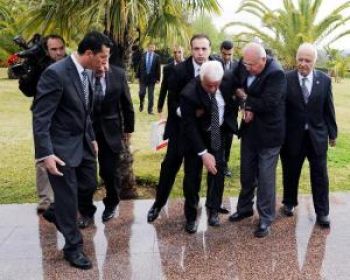 Eroğlu Düşmekten son anda kurtuldu! (Video)