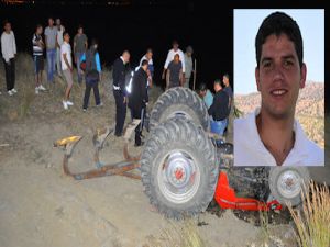 Devrilen Traktörün altında yaşamanı yitirdi