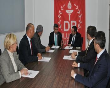 Dp-Ug Genel Başkanı Serdar Denktaş, Chp Dışilişkiler Komisyonu’Nu Kabul Etti
