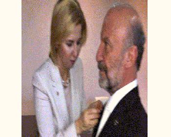 Dr. Suat İ.günsel&#8217;e &#8220;gagavuzya 25 Yıl Devlet Nişanı&#8221;