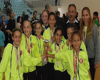 Esentepe Ve Polatpaşa Şampiyon