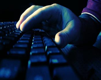 Fbı Ajanı Çin&#39;e Gizli Bilgi Vermekten Tutuklandı