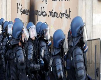 Fransa’Da Sarı Yelekliler Yeniden Sokaklarda