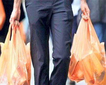 Fransa&#39;da Marketlerde Plastik Poşet Yasağı Başladı 
