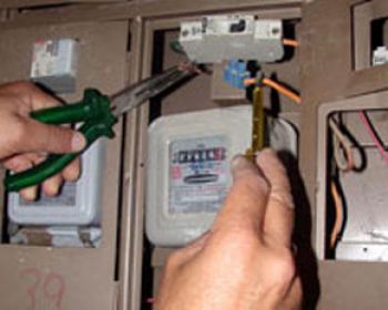 Gazimağusa da, 2 yıl kaçak elektrik kullandı