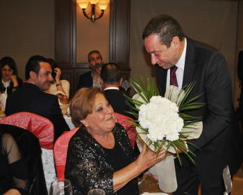 Güner Necat “Denktaş Vakfı” Tarafından “Yılın Annesi” Seçildi