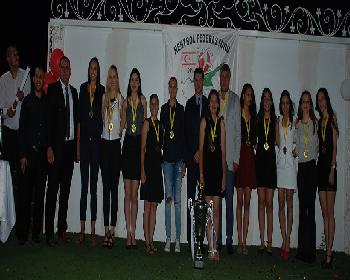 Hentbolda Ödüller Verildi