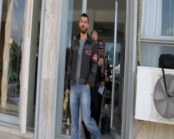 Hepiniz öleceksiniz e 6 ay hapis