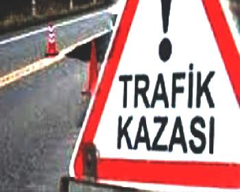 İki Araç Yüzyüze Çarpıştı