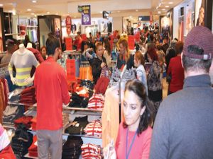 İndirim şenliğine ilgi büyük oldu