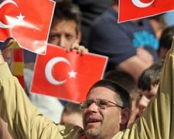 İngilterede Türk Bayrağına Yasak