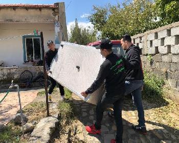 İyilik Gönüllüleri Sel Mağduru Ailelere Eşya Yardımı Yaptı