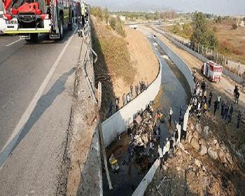 Kaçak Göçmenleri Taşıyan Kamyon Devrildi: 22 Ölü