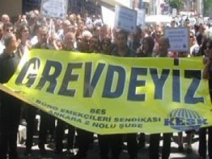 KESKten sonra DİSK üyeleri de iş bırakıyor