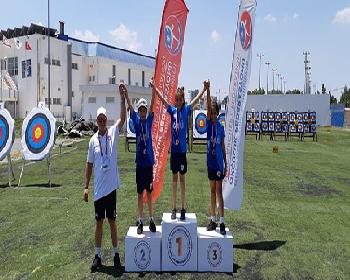 Kıyasıya Yarıştılar