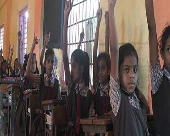 Kopyayı Önlemek İçin Öğrencilerin Sınava Ayakkabıyla Girmeleri Yasaklandı